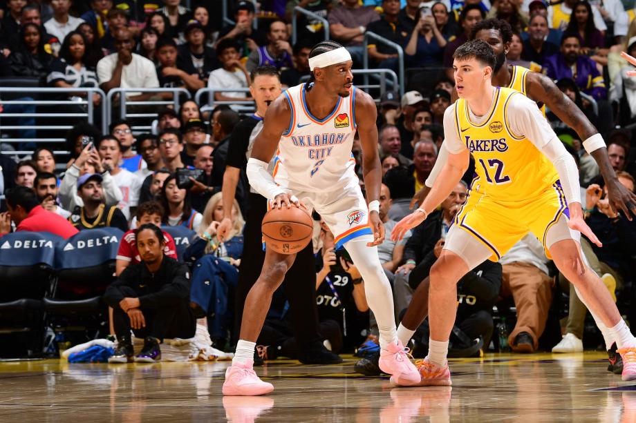 [图]詹姆斯缺战亚历山大25+8 湖人36分惨败雷霆